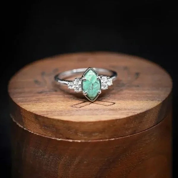 Prsten s přírodním tyrkysem a diamanty