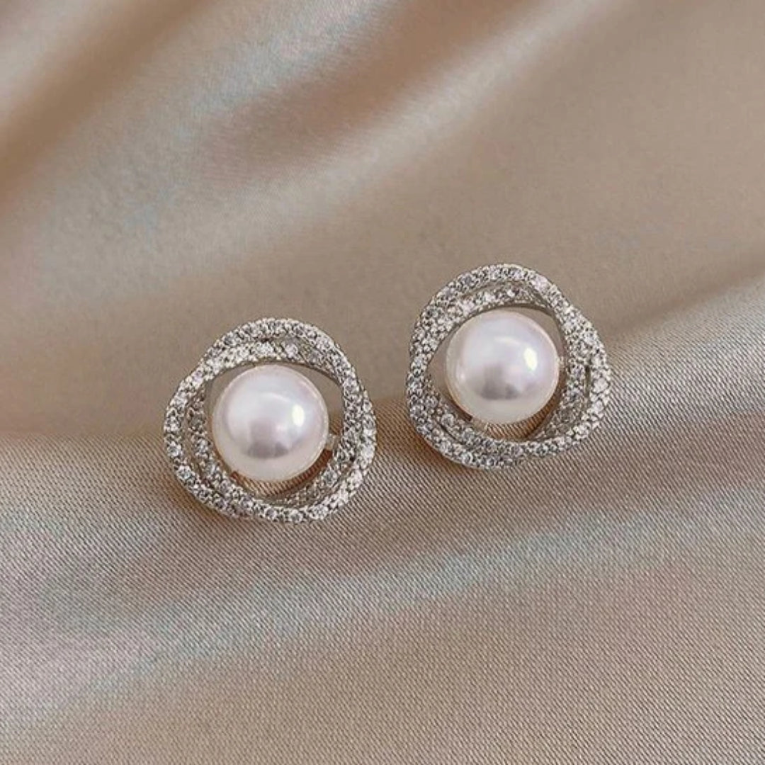 Elegantní zářivé spirálové perlové náušnice