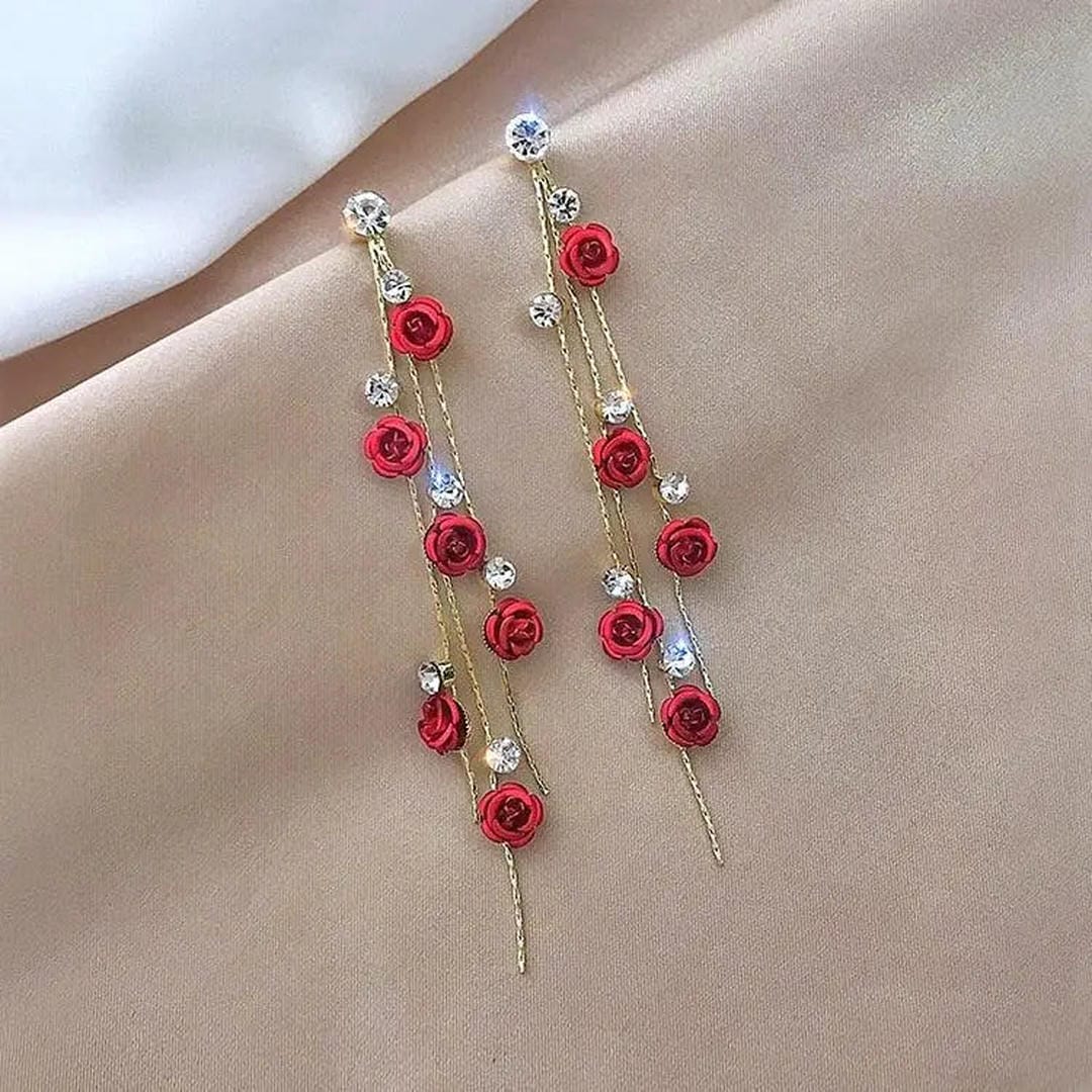 Elegantní kaskádové náušnice s růží